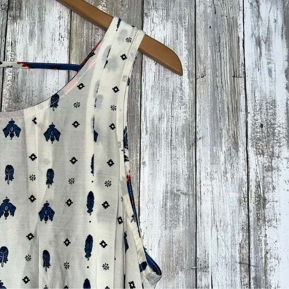 Entro Boho Open Back Sleeveless Blouse - Picture 3 of 6